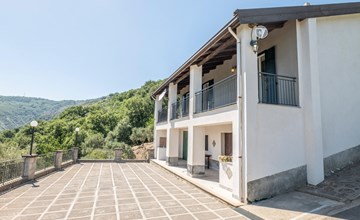 3 bedroom beautiful home in Librizzi 2