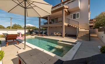Awesome home in Podgradina 2