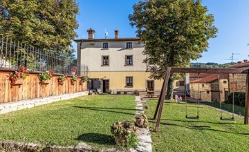 Wohnung in einer alten Villa mit Schwimmbad 3