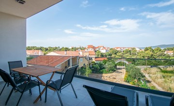 Nice apartment in Brodarica with sauna 3
