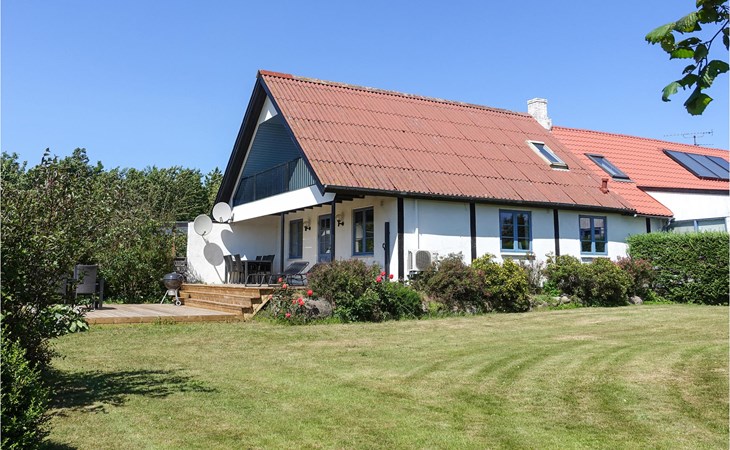 Amazing home in Klemensker with WiFi 1