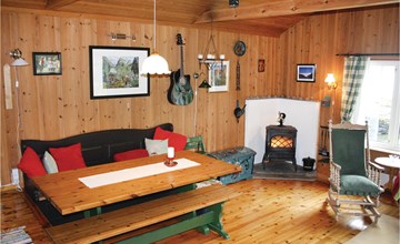 Beautiful home in Nordtveitgrend 2