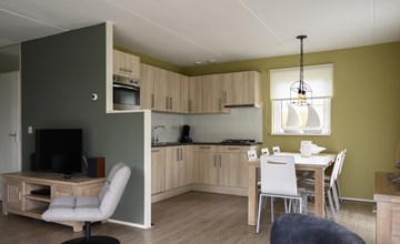 Luxury 8-person holiday home in Eernewoude with Private Jetty 3
