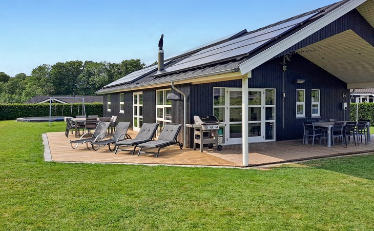 Nice home in Aabenraa with kitchen 1