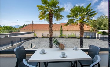 2 bedroom lovely apartment in Malinska 3