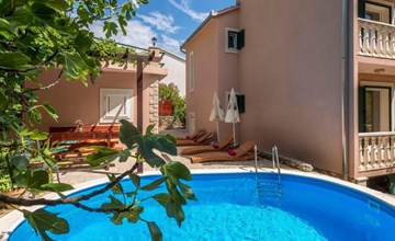 Charmantes Ferienhaus in Medići mit Privatem Pool 2