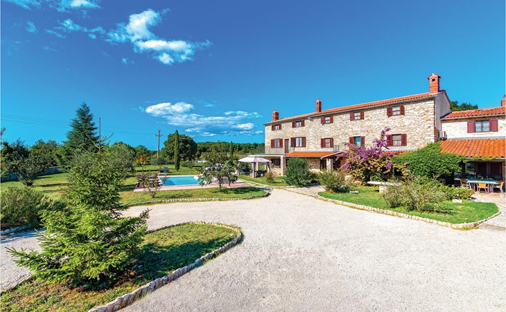 Schönes Haus mit 6 Schlafzimmern in. 1