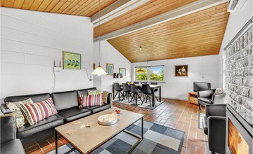 Beautiful home in Hvide Sande with WiFi 2