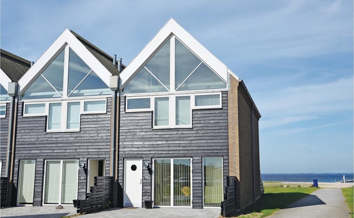 3 bedroom beach front home in Assens 1