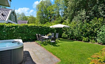 Koningshoeve Jacuzzi 4 people 2