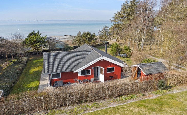 2 bedroom stunning home in Knebel 1
