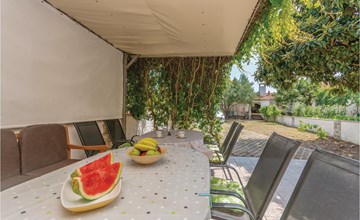 Gorgeous home in Bibinje with kitchen 3