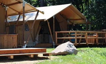 Gemütliches Safarizelt mit Grill und Garten 2