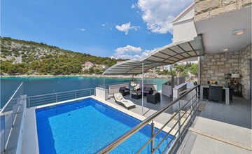 4 bedroom cozy home in Razanj 3
