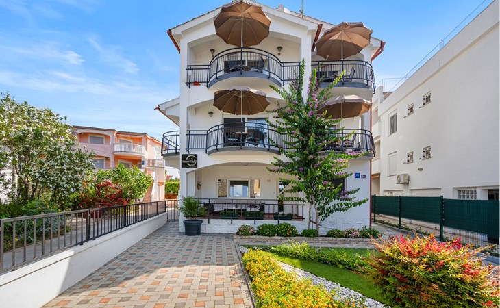 Amazing apartment in Pirovac with kitchen 1