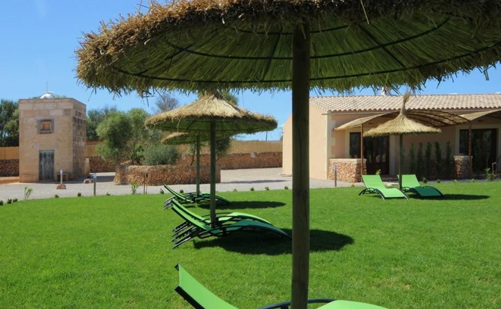 Wohnung mit Pool, Garten, Terrasse und Grill 1