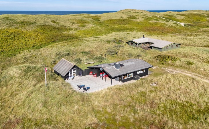 4 bedroom stunning home in Hvide Sande 1