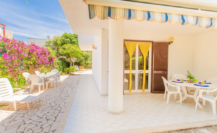 Villa 'Irene' mit Garten, Terrasse und Grill 1