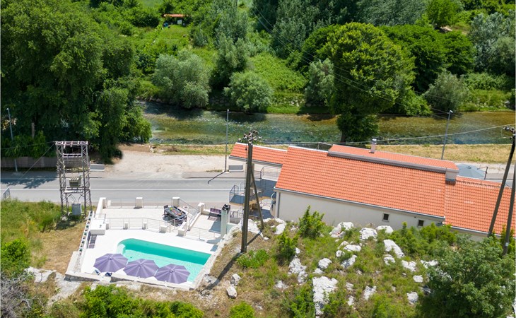 4 bedroom lovely home in Klis 1