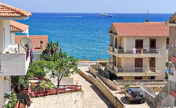 Prachtig appartement in Marina di Ragusa met uitzicht op zee. 2