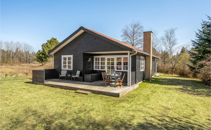 Beautiful home in Hals with WiFi 1