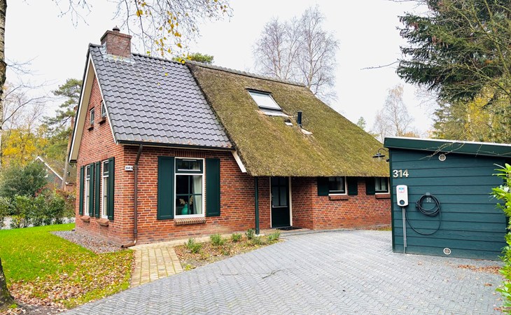 Stuifzand Wellness Outdoor Bungalow Deluxe with Bedstee | 6+2 persons 1