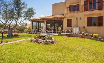 Villa mit 5 Schlafzimmern und Pool auf dem Lande 3