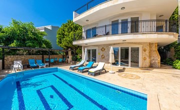 Steinhaus Villa direkt im Zentrum von Kalkan 2