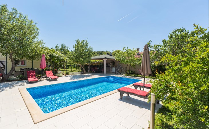 2 bedroom beautiful home in Pula 1