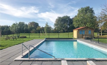 Stunning home in Tzummarum with WiFi 2