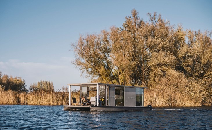 AquaHome Houseboat de Biesbosch 1