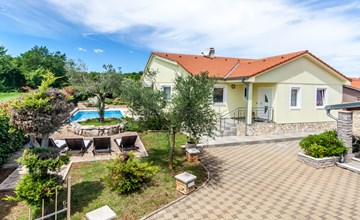 Villa Sole, Ferienvilla mit eigenem Pool bei Pula 3