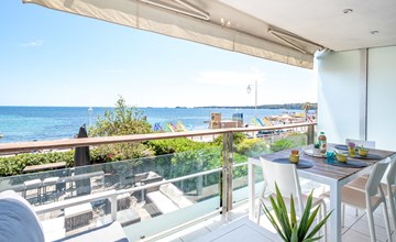 Cannes Bay 3