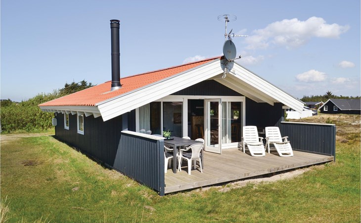 Amazing home in Hvide Sande with WiFi 1