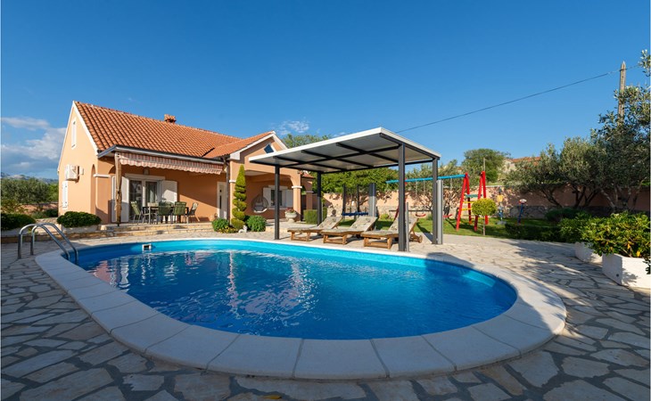 2 bedroom cozy home in Krusevo 1