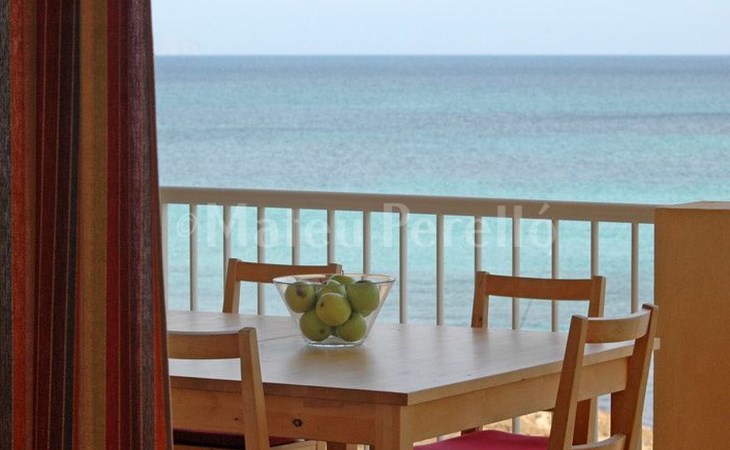 CAC-Atemberaubender Blick auf das Meer und den Strand 1