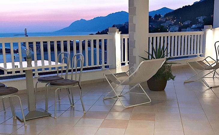 mit Terrasse und herrlichem Ausblick 1