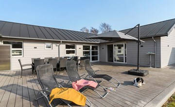 5 bedroom amazing home in Ebeltoft 2