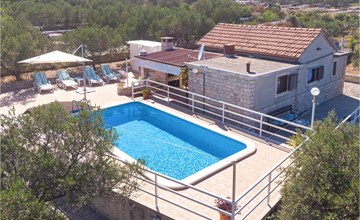 2 bedroom cozy home in Vela Luka 3