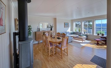 3 bedroom nice home in Lyngdal 3