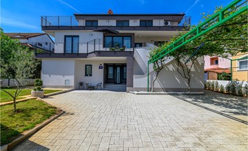 2 bedroom beautiful apartment in Rovinj 2