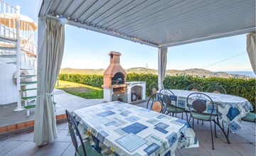 Nice home in Imperia with WiFi 3