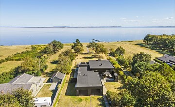 Awesome home in Thyholm with WiFi 2