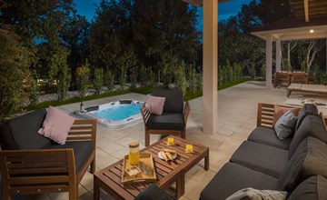 Luxury Bay Villa with private hot tub 2