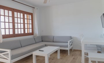 Son Bou Gardens Apt 2 slaapzaal 2