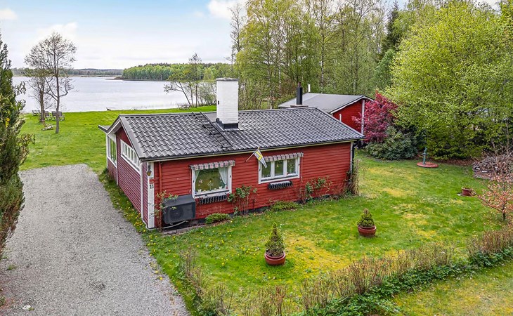 3 bedroom beautiful home in Ljungbyhed 1