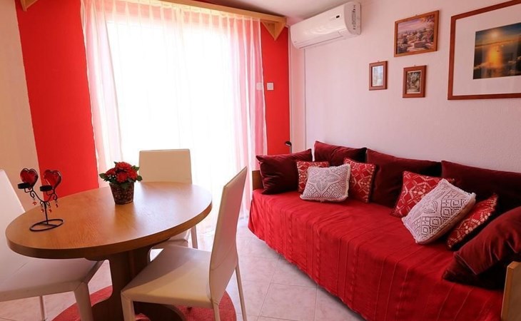 Villa Mediteran, kleine Ferienwohnung mit Terrasse 1