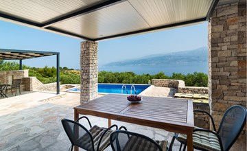 Nice home in Postira 2