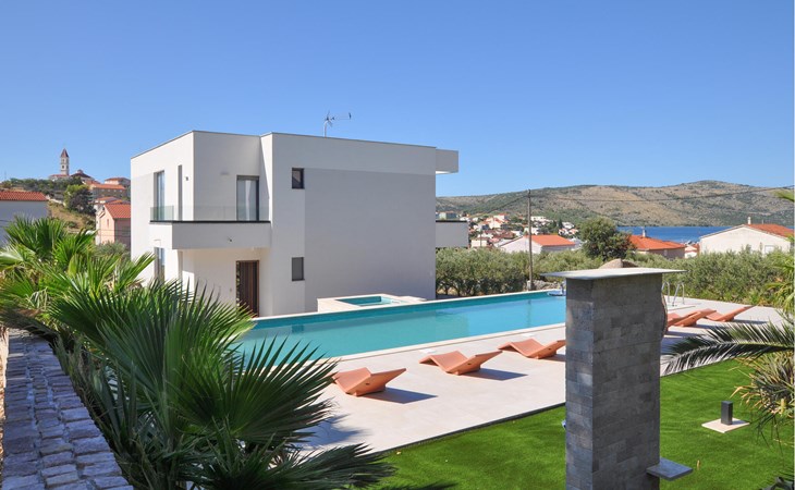 Amazing home in Seget Vranjica 1