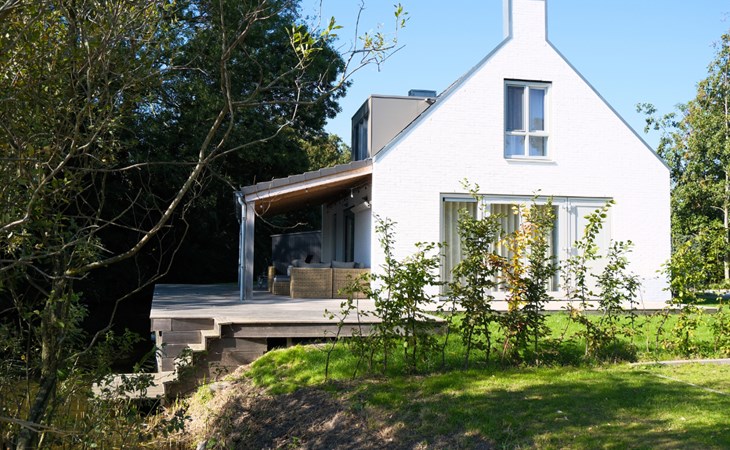 Vakantiehuis aan meertje - 85  1